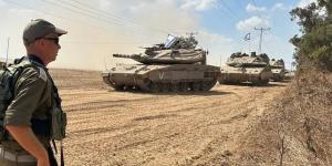 إسرائيل
      تسحب
      أعداد
      ضخمة
      من
      القوات
      العاملة
      في
      شمال
      غزة