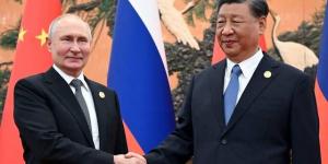 روسيا
      والصين
      يوقفان
      تقريباً
      التعامل
      بالدولار
      في
      التجارة
      بينهما
